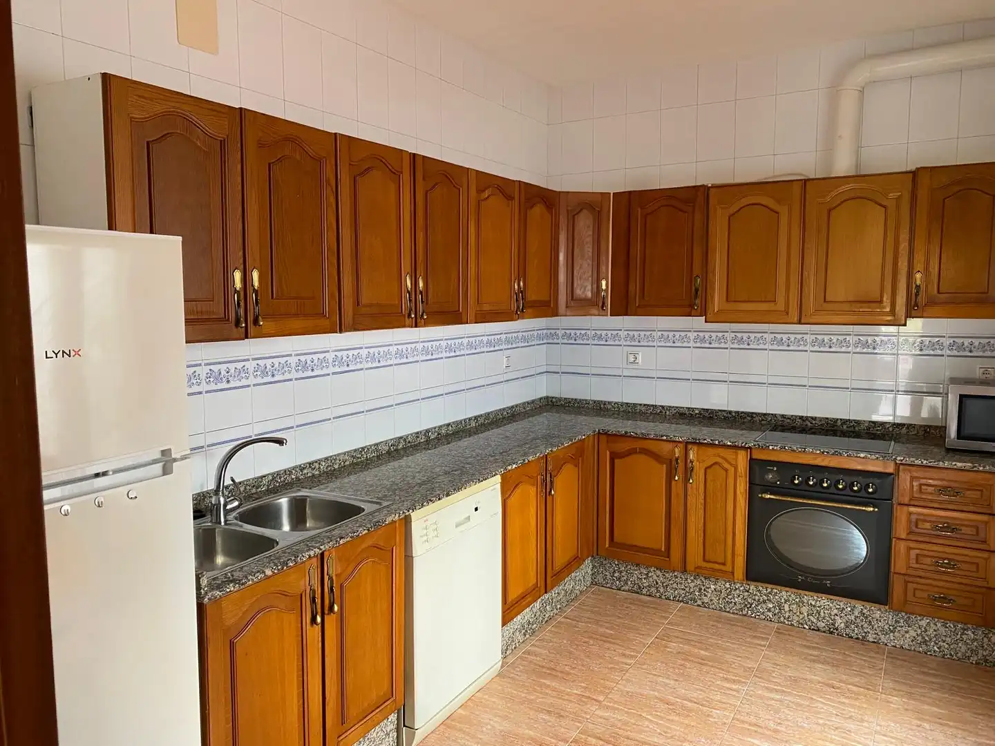 Casa adosada en venta en Calle José Muriel Igneson, 21, La Carolina Cocina de Casa adosada en venta en La Carolina con Aire acondicionado