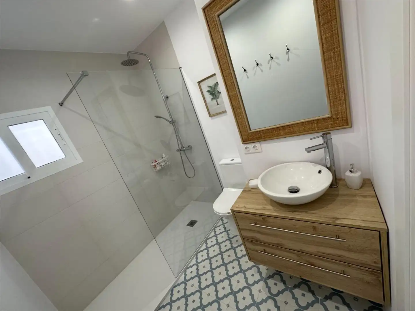 Houses for rent in Calle Castella, 5, Pueblo Español - Coveta Fumá Bathroom of Houses for rent in El Campello with Air Conditioner, Private garden and Terrace