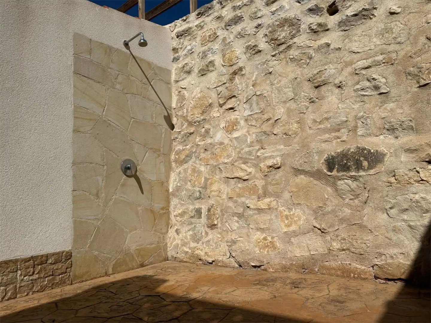 Houses for rent in Calle Castella, 5, Pueblo Español - Coveta Fumá Bathroom of Houses for rent in El Campello with Air Conditioner, Private garden and Terrace