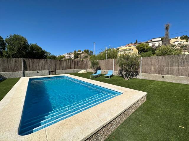 Casa-chalet en Alquiler en Calle Castella, 5 en Pueblo Español - Coveta Fumá