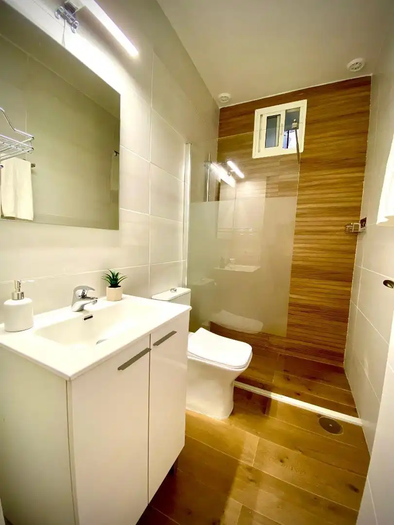 Baño de Piso de alquiler en Rota con Amueblado y TV