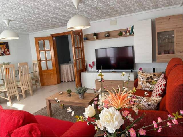 Piso en Alquiler en Plaza Crevillente - Antiguos Juzgados - El Asilo