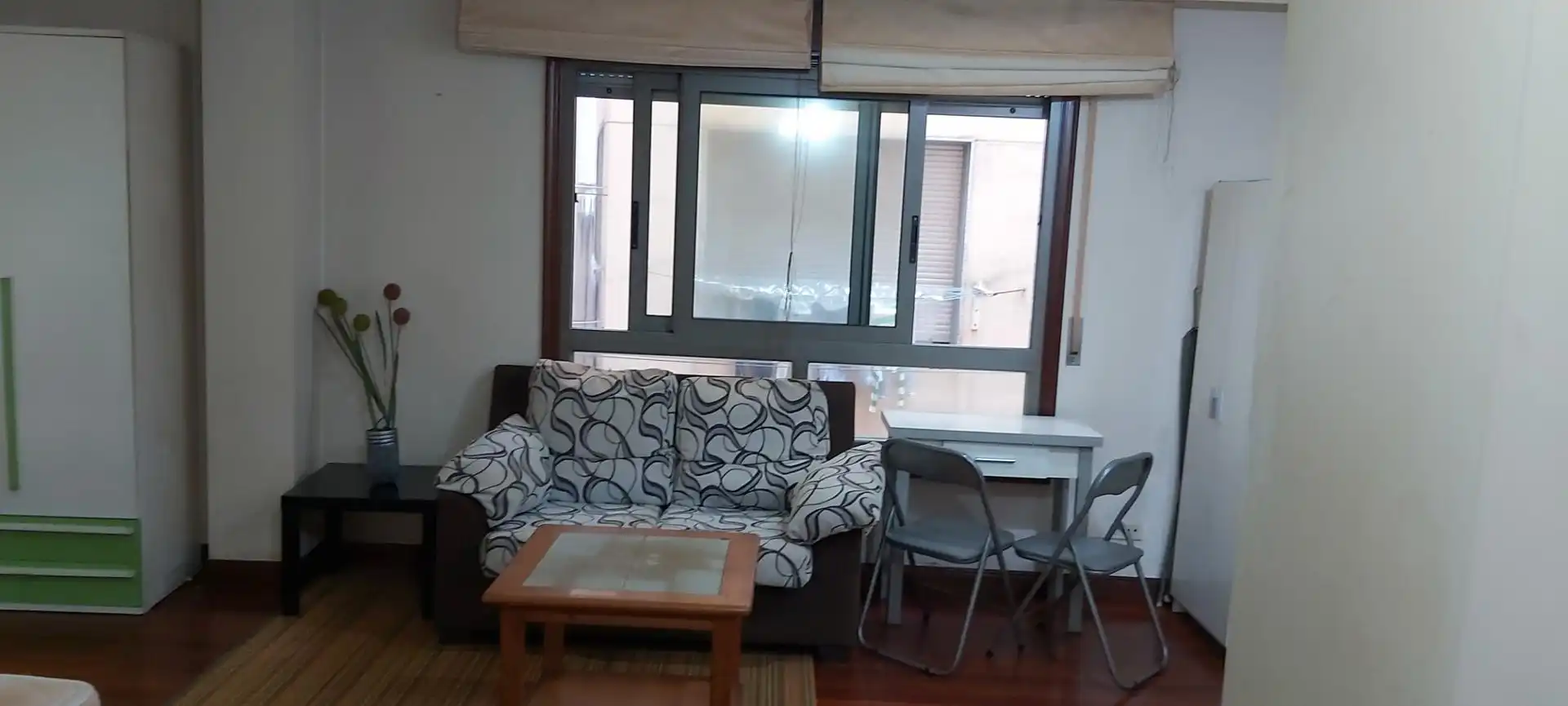 Wohnzimmer von Wohnung zur Miete in Vigo  mit Heizung, Abstellraum und Möbliert