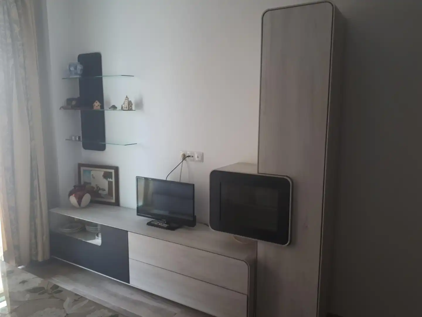 Room in Plaza Cardenal Mendoza, 6, El Palo Living room of Flat for share in Málaga with Heating, Terrace and Furnished