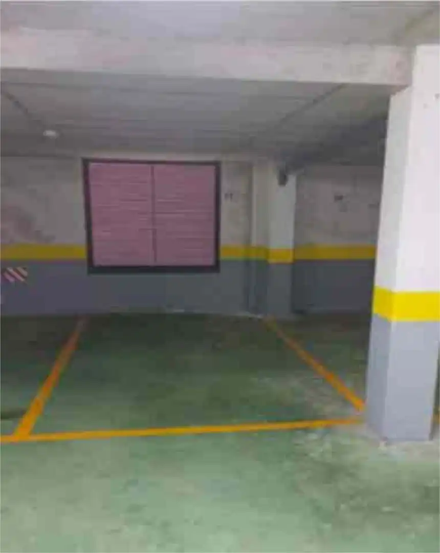 Parking of Garage for rent in Ribeira