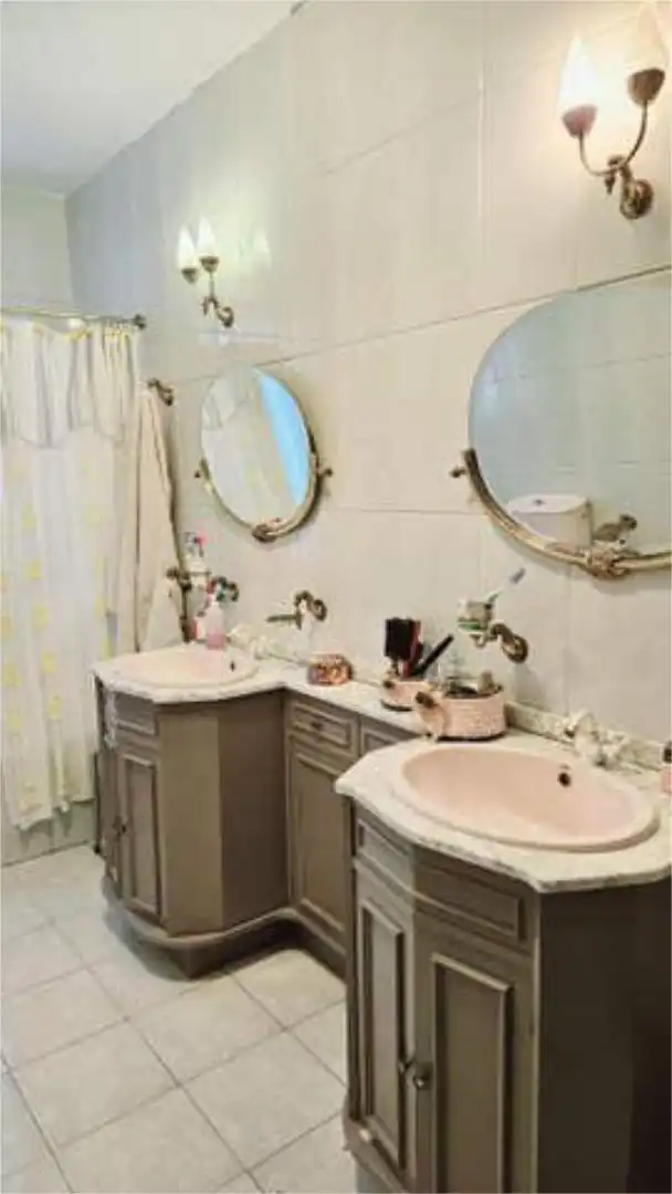 Casa o chalet en venta en Trobajo del Cerecedo Baño de Casa o chalet en venta en León Capital con Jardín privado, Terraza y Trastero
