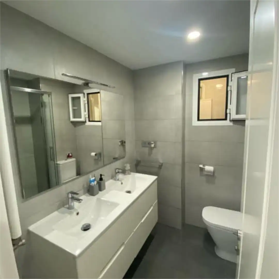 Flat for sale in Guardia Civil - Zona industrial Bathroom of Flat for sale in Valdemoro with Heating, Private garden and Terrace