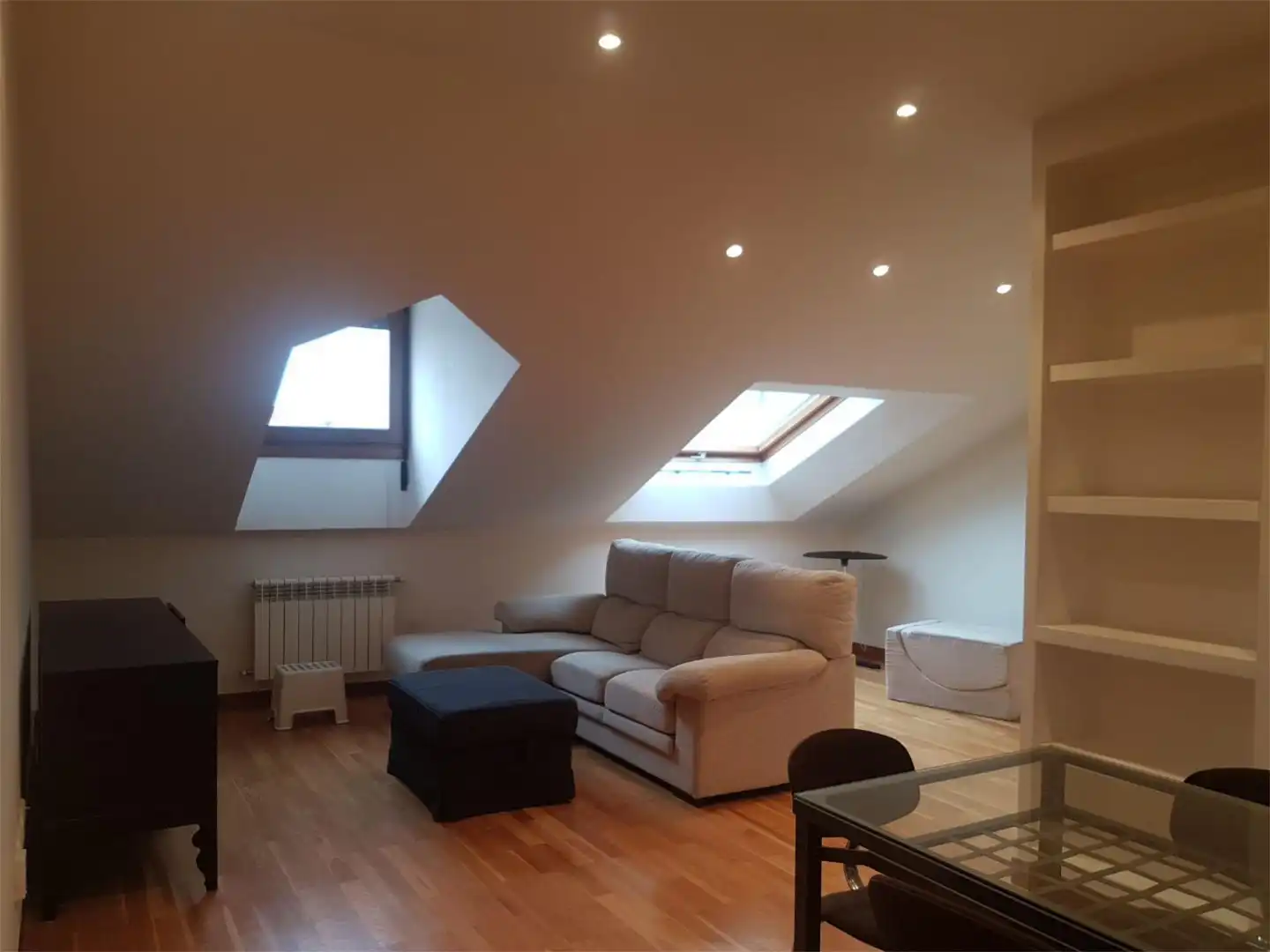 Sala de estar de Apartamento de alquiler en Palencia Capital con Calefacción, Parquet y Trastero