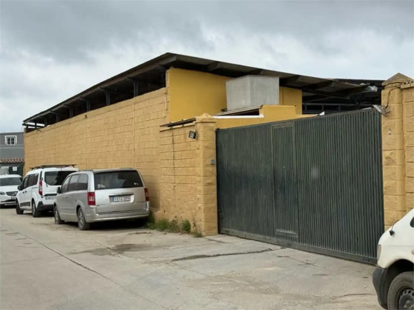Fabrikhallen zur Miete in Hipódromo - Cerrado del Águila Außenansicht von Fabrikhallen zur Miete in Mijas