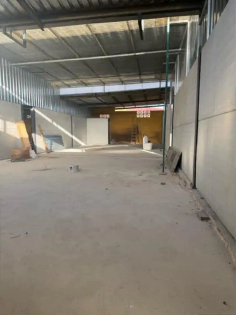 Nave industrial de alquiler en Hipódromo - Cerrado del Águila Nave industrial de alquiler en Mijas