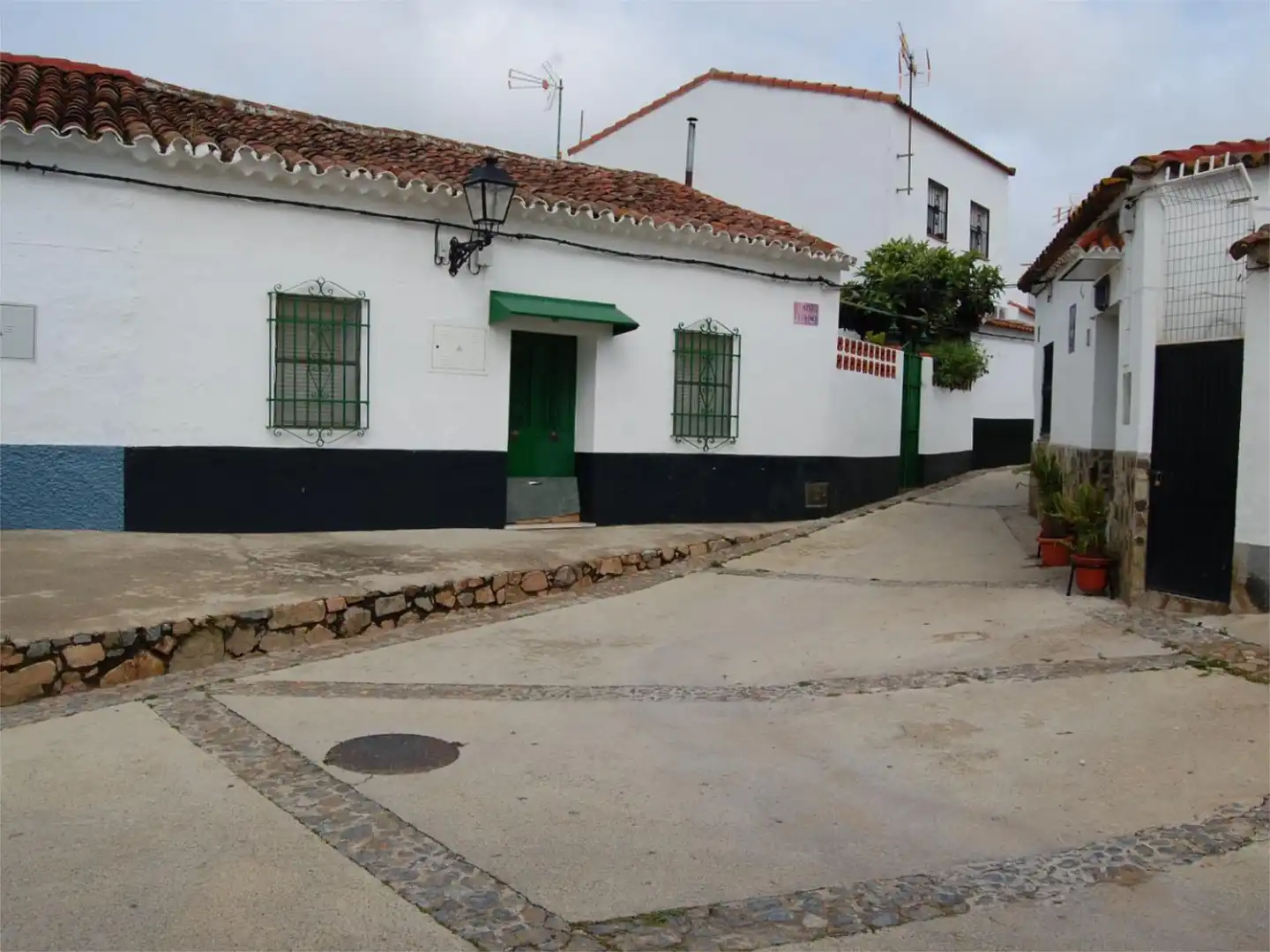Vista exterior de Pis en venda en El Castillo de las Guardas amb Moblat
