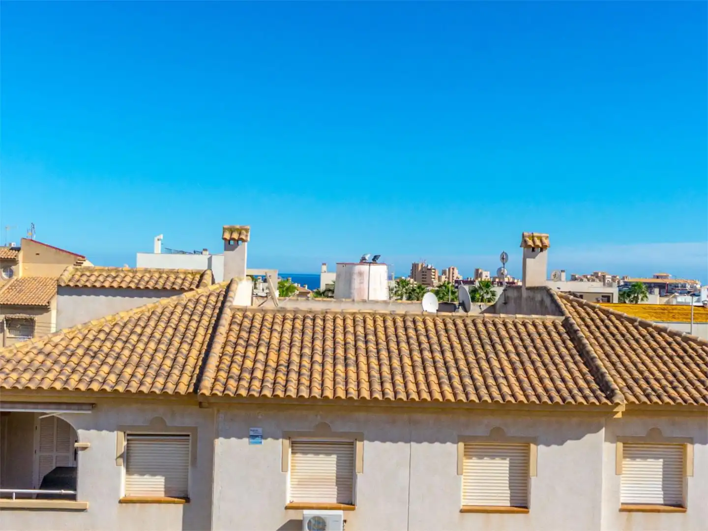 Dúplex en venda a Calle Ariadna, 6, Torrevieja Vista exterior de Dúplex en venda en Torrevieja amb Aire condicionat, Terrassa i Balcó