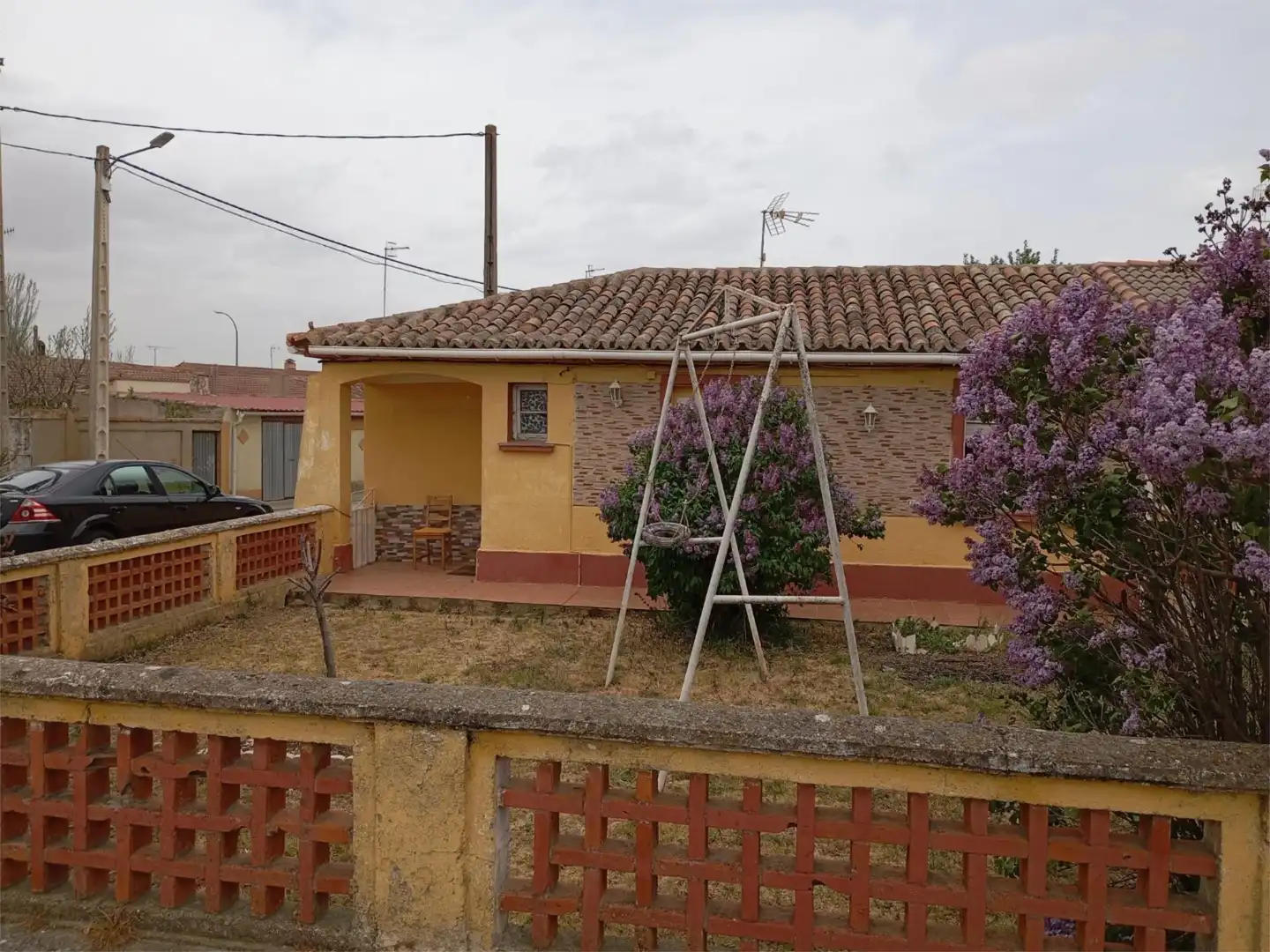 Piso en venta en Carretera Madrid, 8, Villardefrades Vista exterior de Piso en venta en Villardefrades con Jardín privado