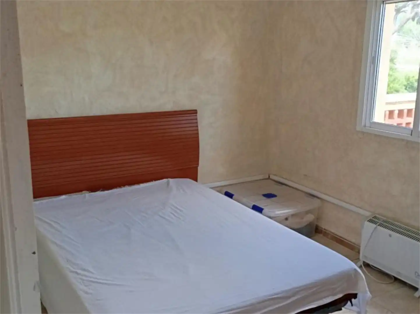 Piso en venta en Carretera Madrid, 8, Villardefrades Habitación de Piso en venta en Villardefrades con Jardín privado
