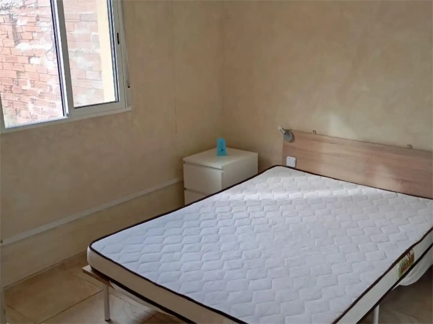 Piso en venta en Carretera Madrid, 8, Villardefrades Habitación de Piso en venta en Villardefrades con Jardín privado