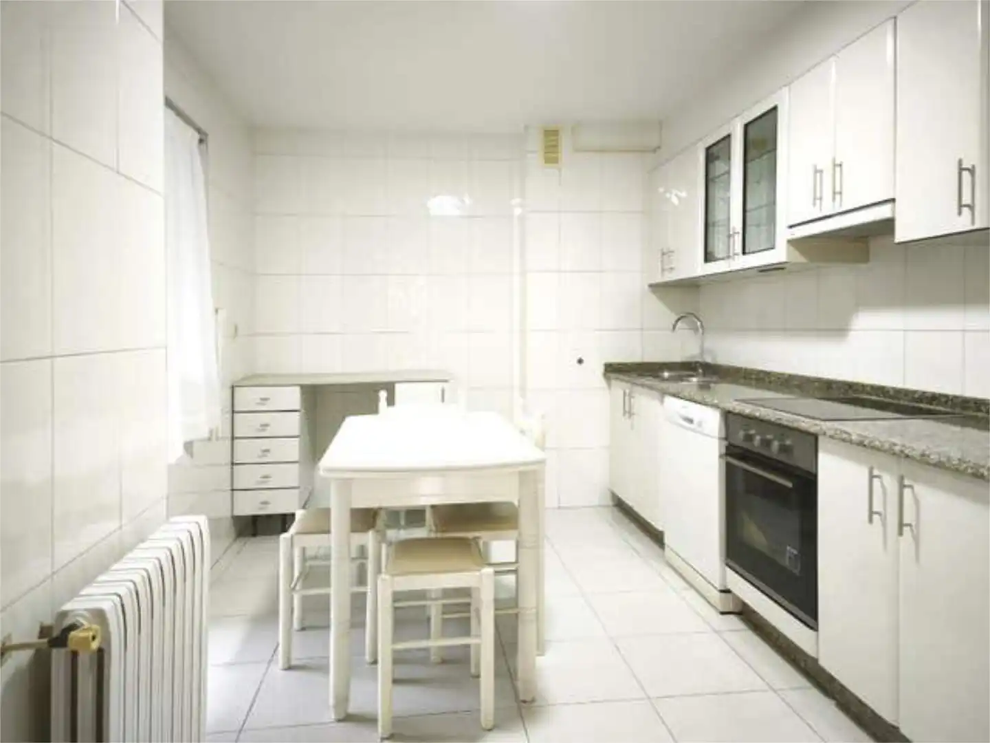Flat for rent in O Milladoiro Kitchen of Flat for rent in Ames with Heating, Terrace and Storage room