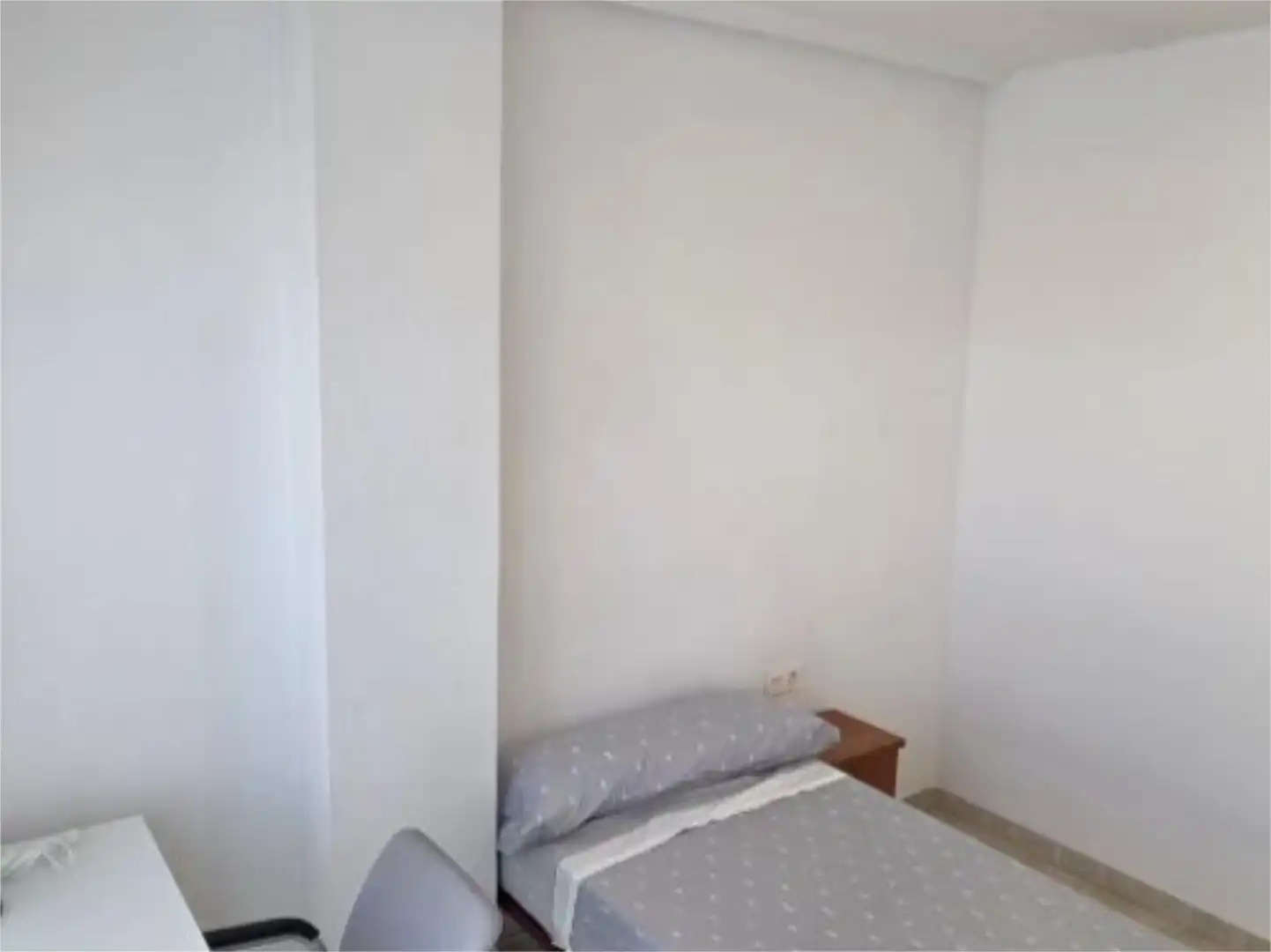 Bedroom of Flat for share in Almería  with Air Conditioner, Heating and Furnished