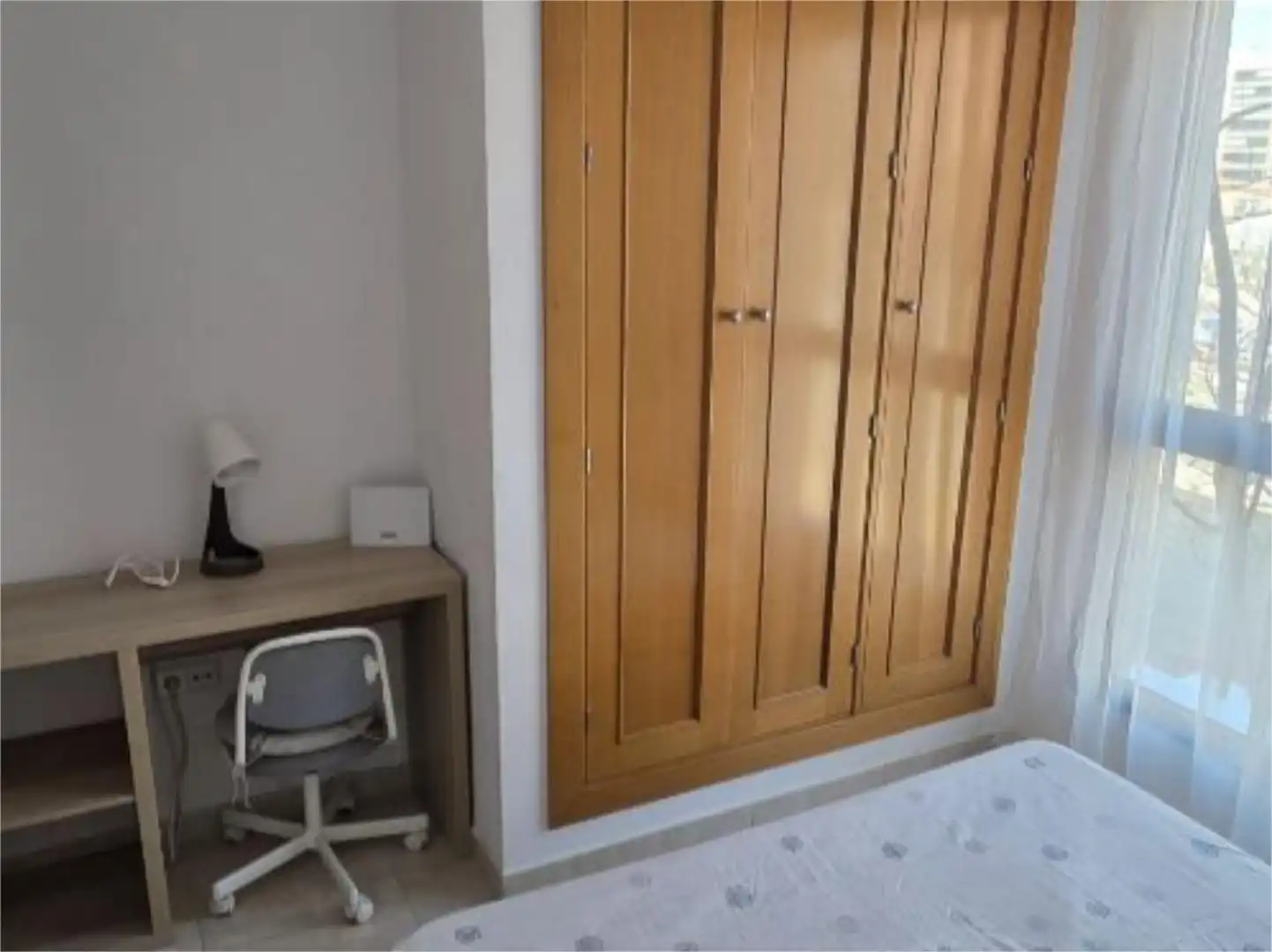Bedroom of Flat for share in Almería  with Air Conditioner, Heating and Furnished