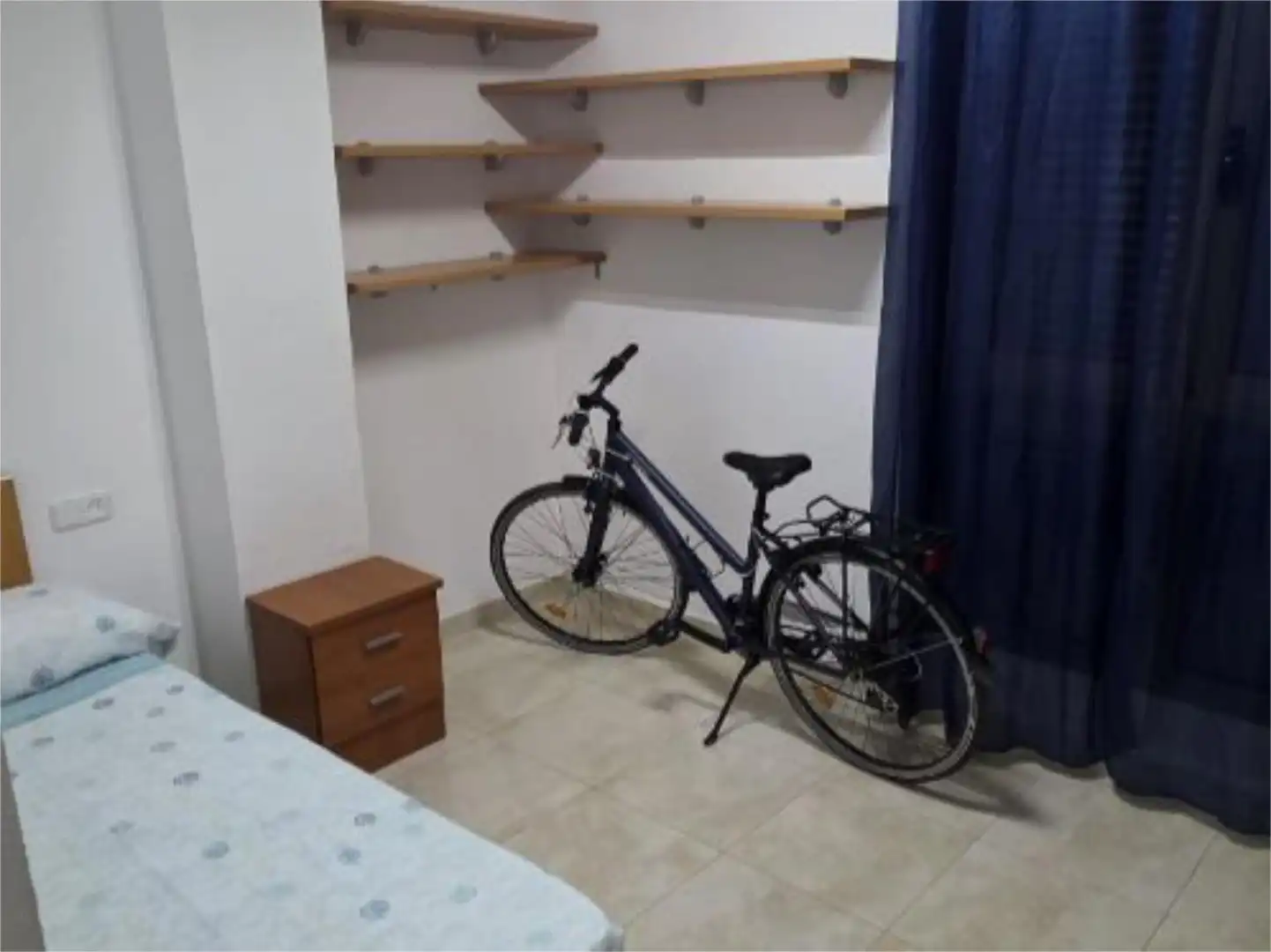 Bedroom of Flat for share in Almería  with Air Conditioner, Heating and Furnished