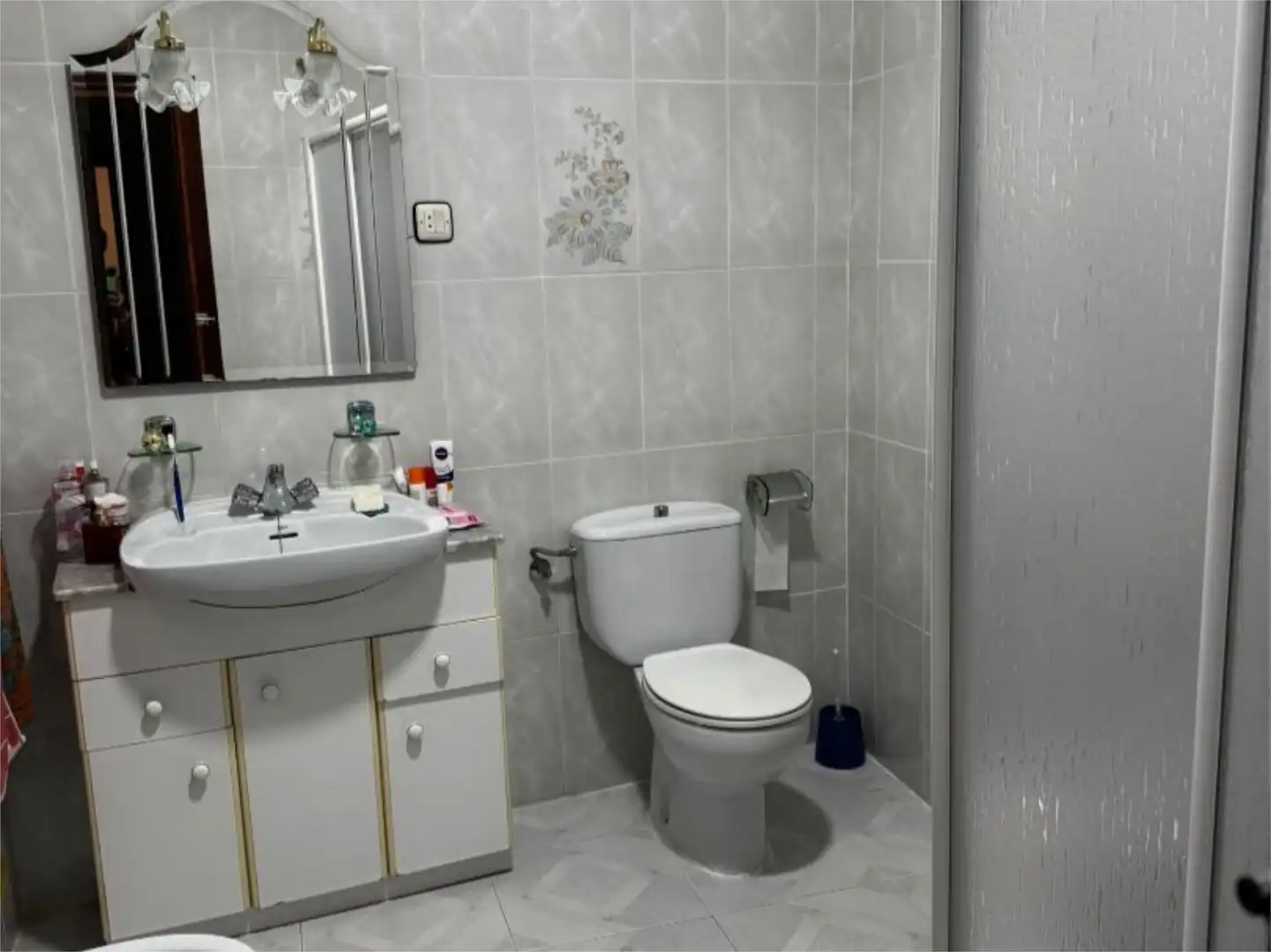 Piso en venta en Calle Miguel de Cervantes, 3, Villarta de los Montes Baño de Piso en venta en Villarta de los Montes con Aire acondicionado, Calefacción y Amueblado