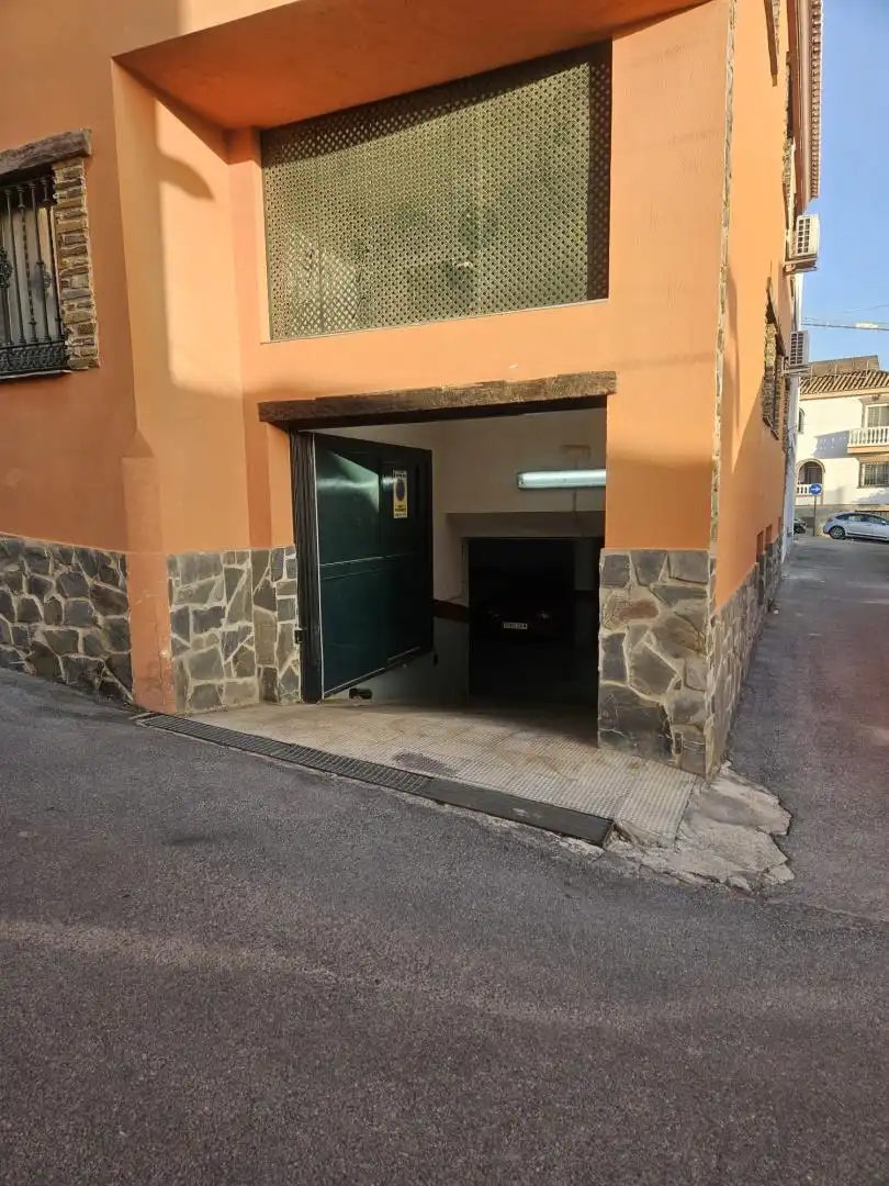 Parkplatz von Garage zur Miete in Huétor Vega