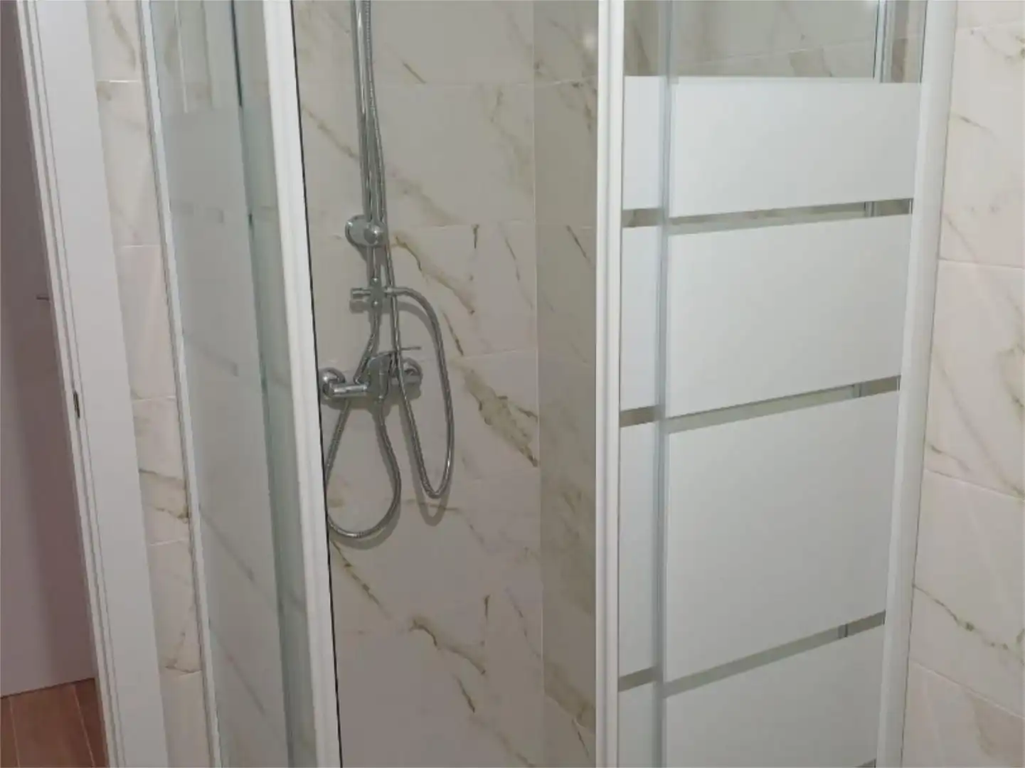 Baño de Estudio para compartir en Torrejón del Rey con Aire acondicionado, Calefacción y Amueblado