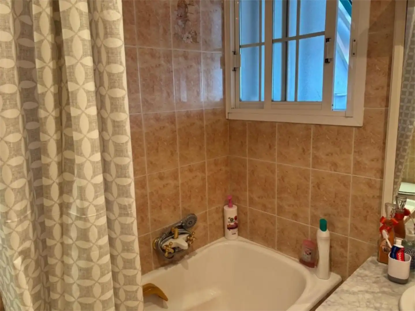 Badezimmer von Wohnung zum Verkauf in El Espinar mit Terrasse, Abstellraum und Möbliert