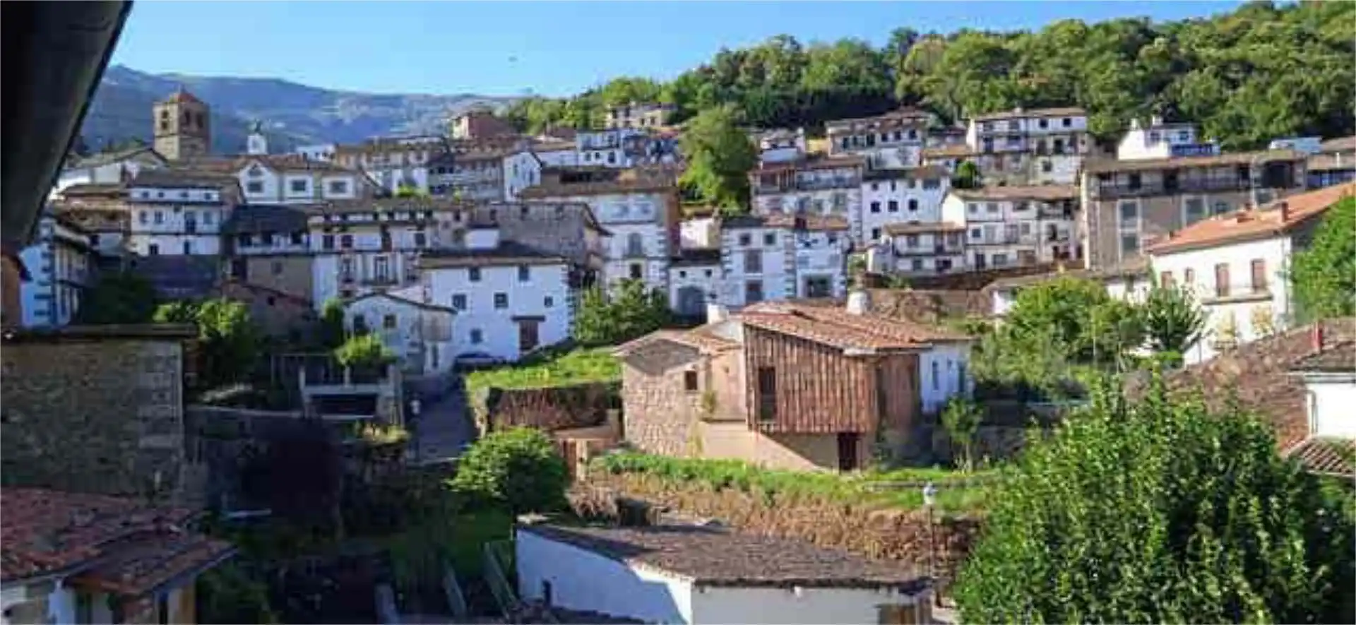 Vista exterior de Casa adosada en venda en Candelario amb Calefacció, Jardí privat i Terrassa