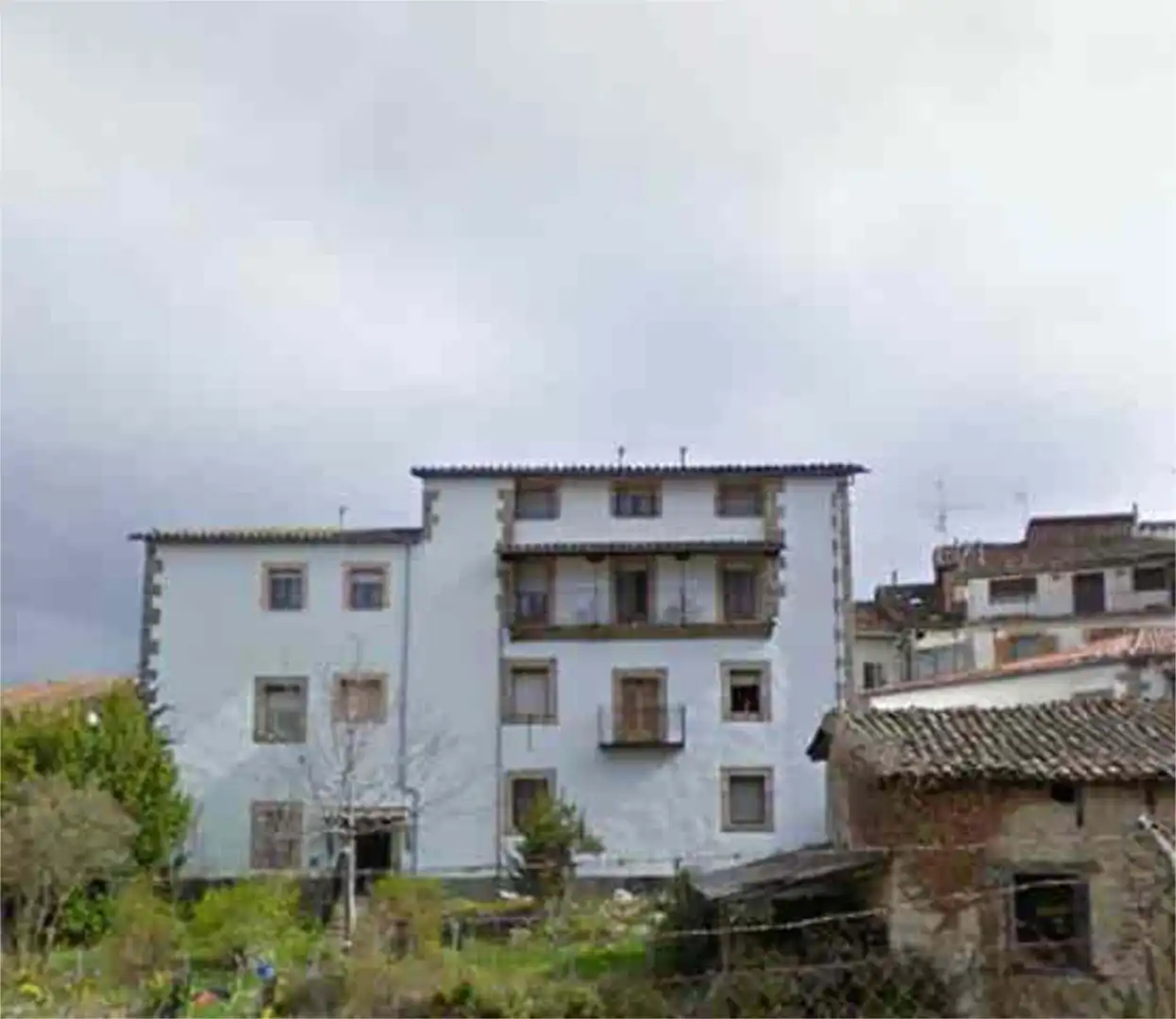 Vista exterior de Casa adosada en venda en Candelario amb Calefacció, Jardí privat i Terrassa