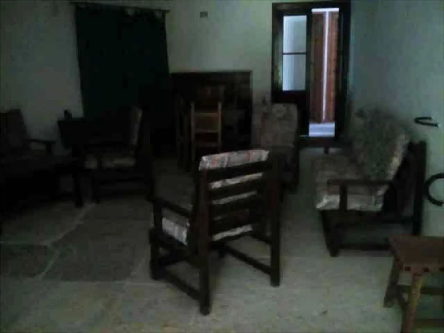 Sala d'estar de Casa adosada en venda en Candelario amb Calefacció, Jardí privat i Terrassa