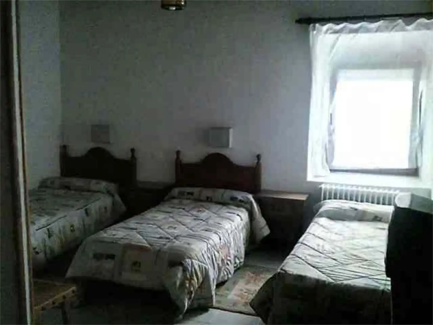 Dormitori de Casa adosada en venda en Candelario amb Calefacció, Jardí privat i Terrassa