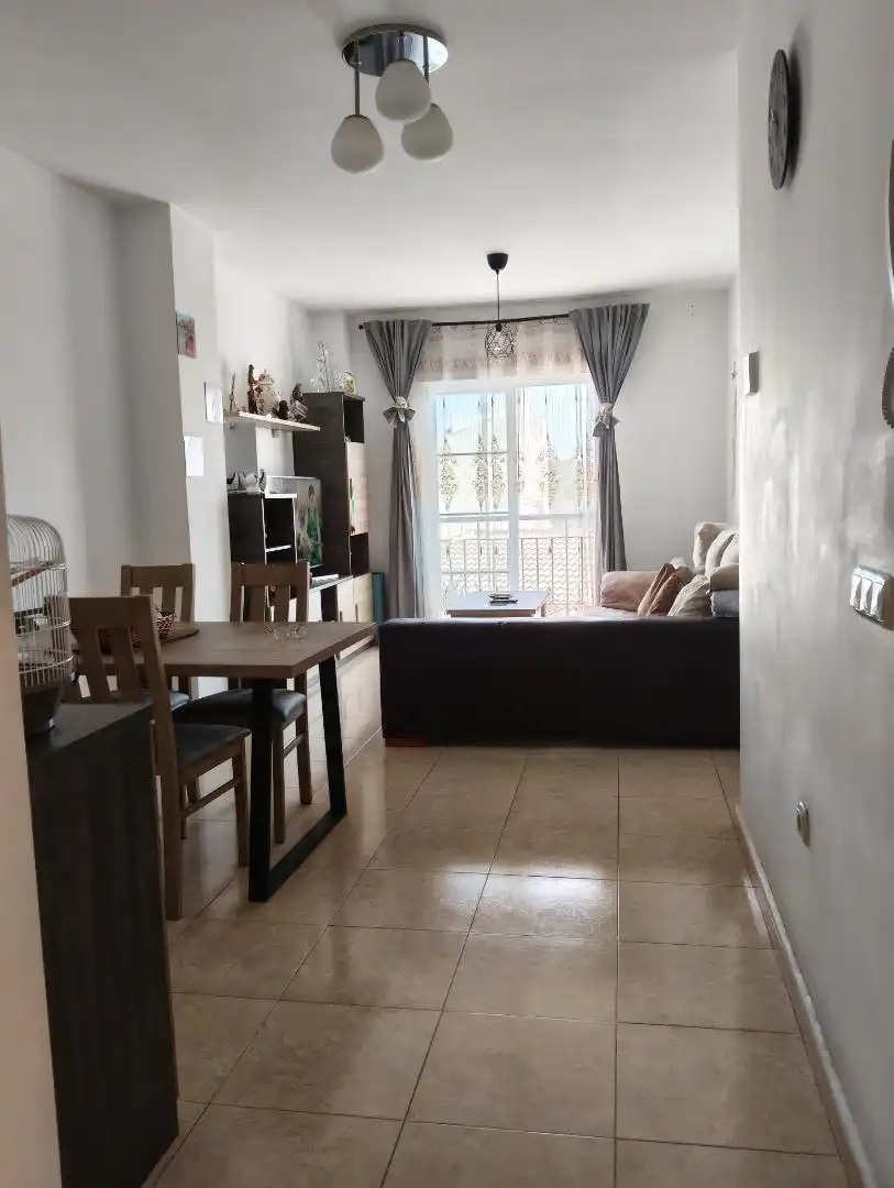 Flat for sale in Calle Hospital, 2, Guaro Living room of Flat for sale in Guaro with Air Conditioner, Terrace and Balcony