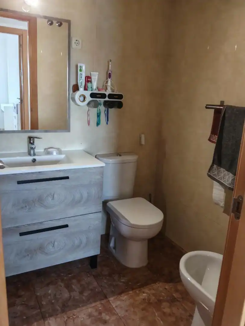 Flat for sale in Calle Hospital, 2, Guaro Bathroom of Flat for sale in Guaro with Air Conditioner, Terrace and Balcony
