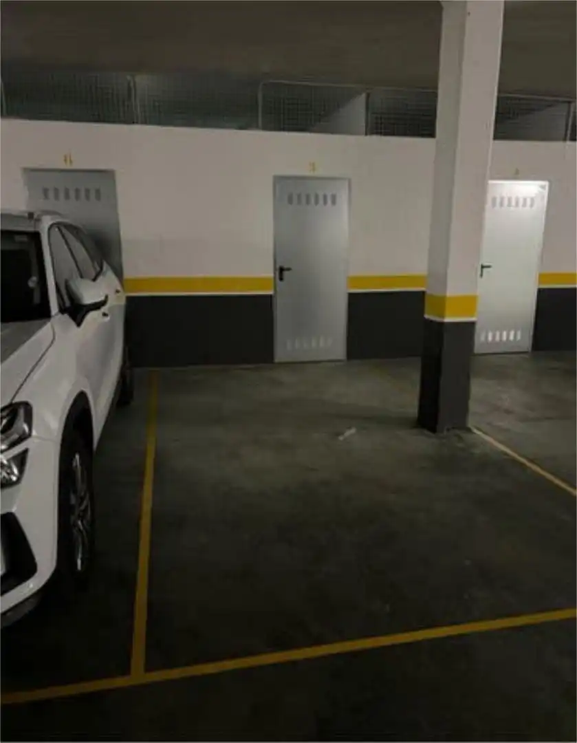 Parking of Garage for rent in Poio