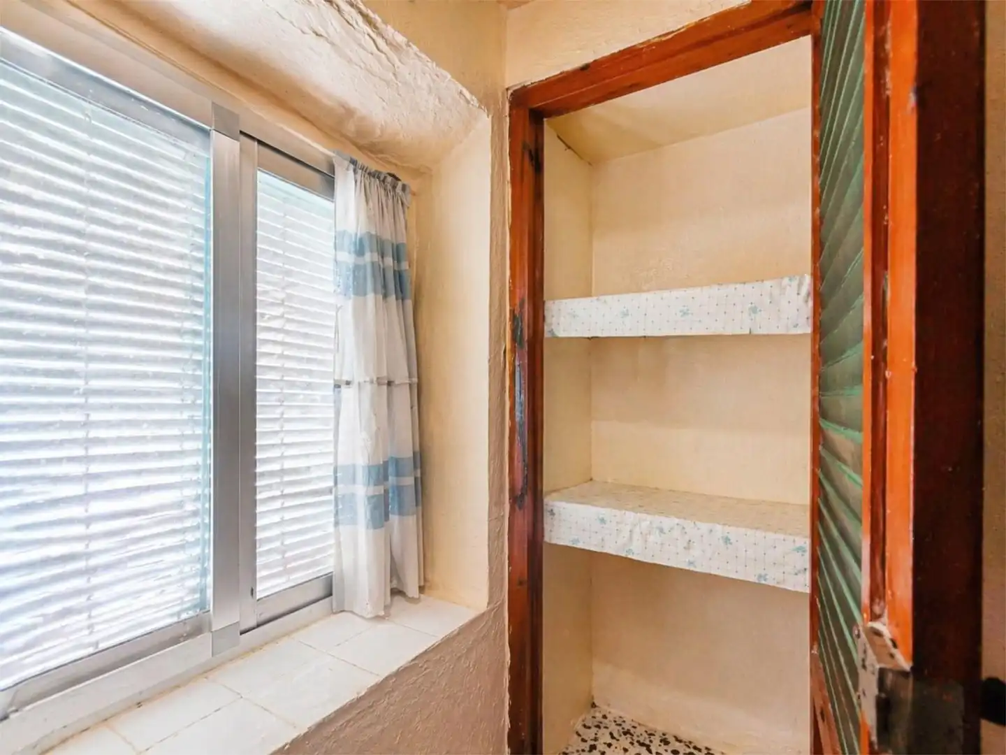 Casa adosada en venta en Calle Romano, 9, Gátova Habitación de Casa adosada en venta en Gátova con Terraza, Trastero y Amueblado
