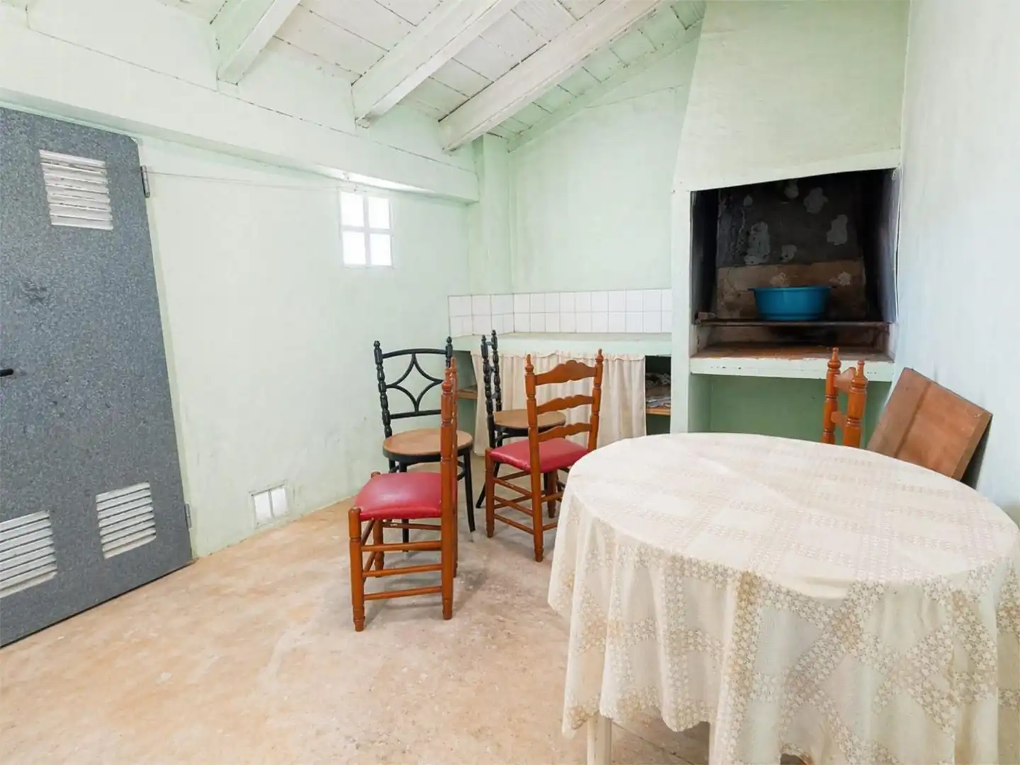 Casa adosada en venta en Calle Romano, 9, Gátova Comedor de Casa adosada en venta en Gátova con Terraza, Trastero y Amueblado