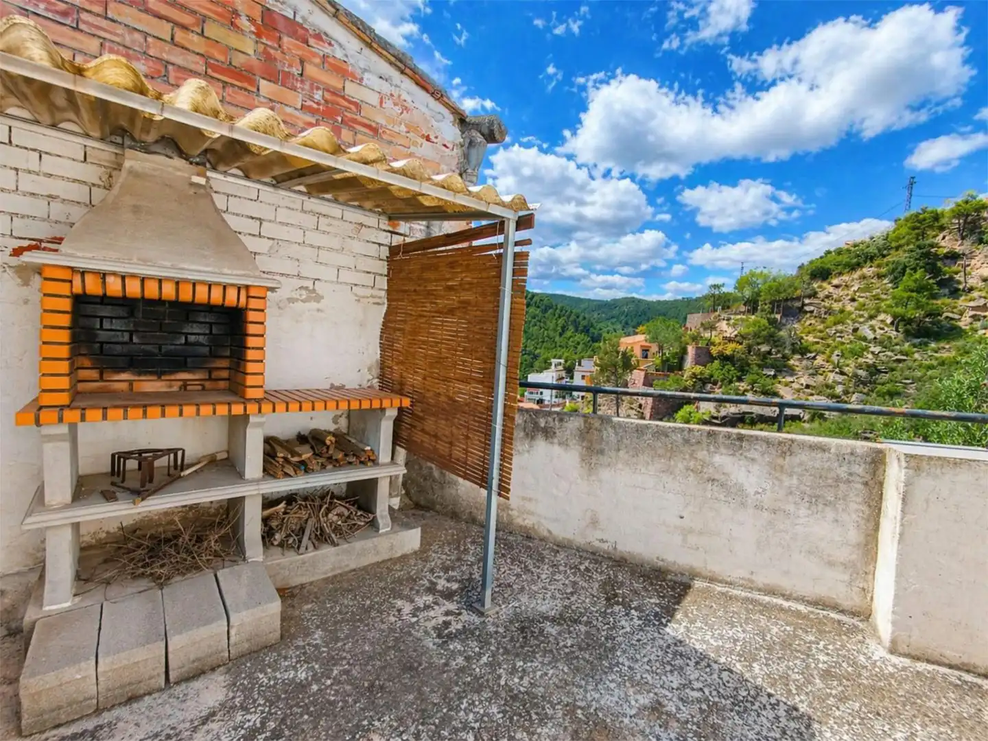 Casa adosada en venta en Calle Romano, 9, Gátova Terraza de Casa adosada en venta en Gátova con Terraza, Trastero y Amueblado