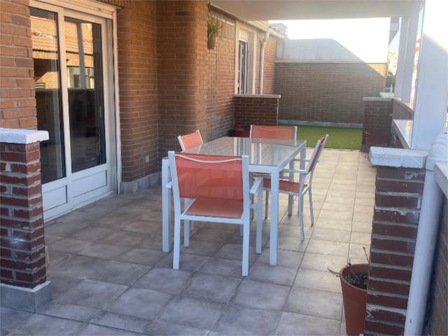 Piso en Alquiler en Calle de Béjar, 13 en Guindalera