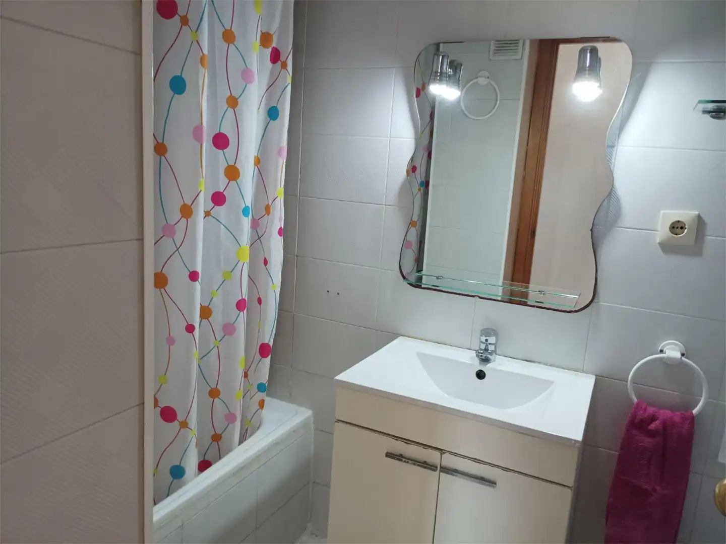Wohnung zur Miete in Carrer de Tramuntana, 2, Calella Badezimmer von Wohnung zur Miete in Calella mit Schwimmbad, Möbliert und Balkon
