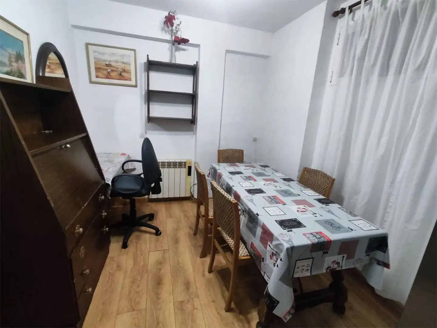 Comedor de Piso de alquiler en  Madrid Capital con Calefacción y Amueblado