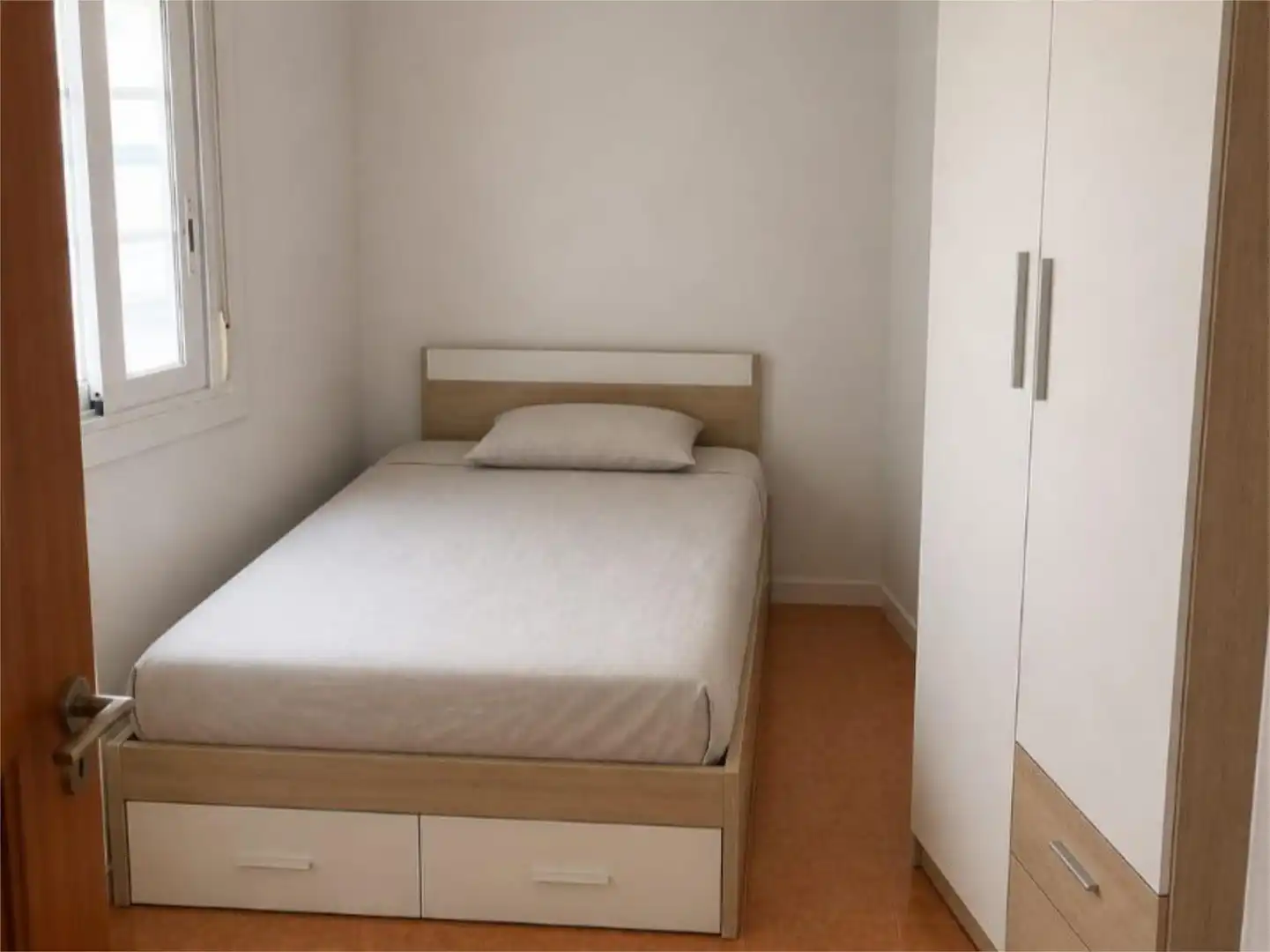 Bedroom of Flat for sale in Terrassa