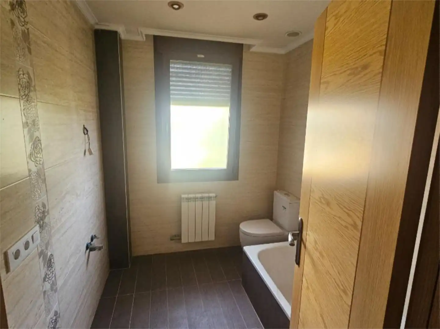 Baño de Piso en venta en Nájera con Calefacción, Jardín privado y Parquet