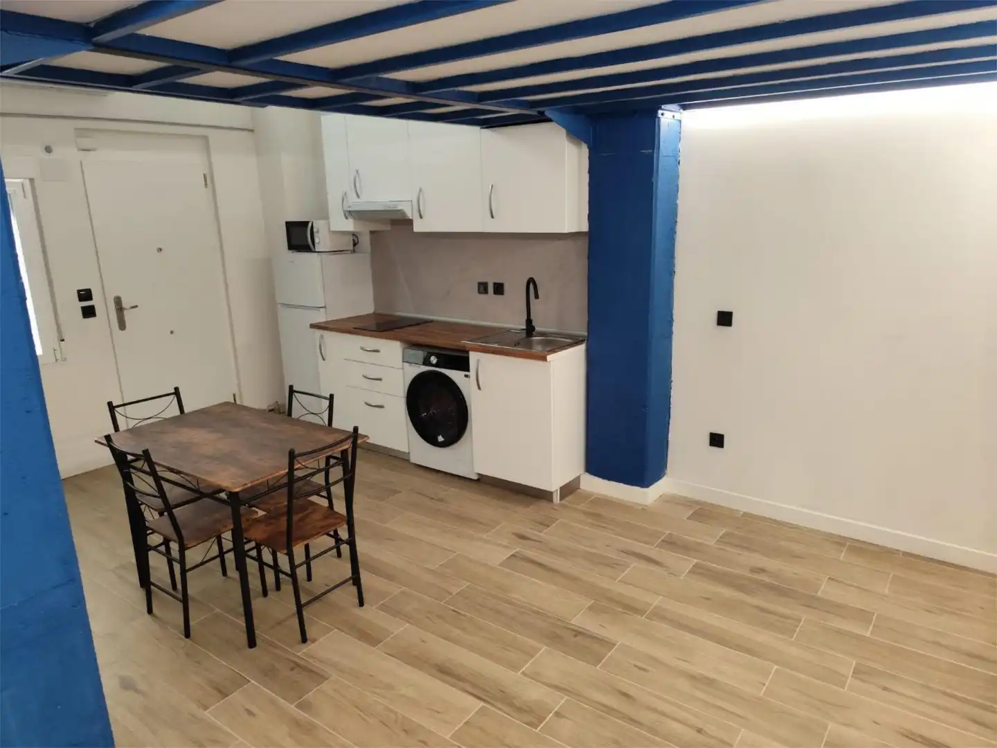 Pis de lloguer a Calle de Ribadavia, 5, Pilar Cuina de Pis de lloguer en Madrid amb Aire condicionat, Calefacció i Moblat