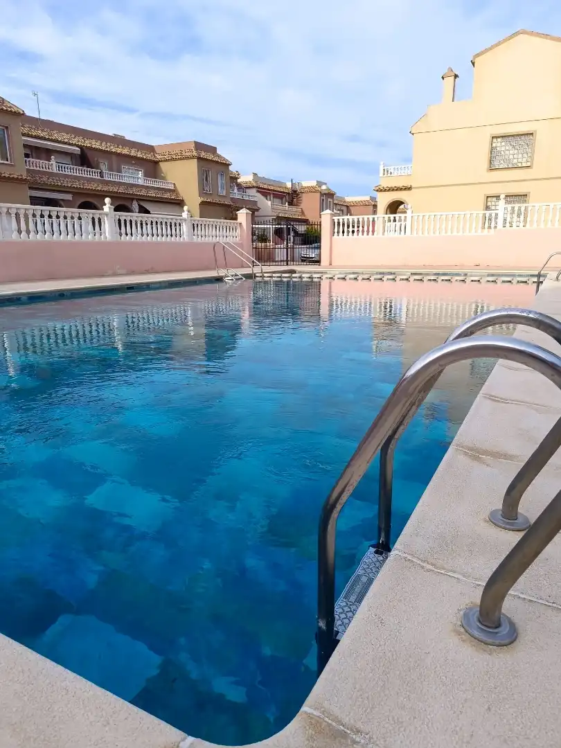 Dúplex de alquiler en Carrer de Creta, 80, Gran Alacant Piscina de Dúplex de alquiler en Santa Pola con Aire acondicionado, Terraza y Balcón