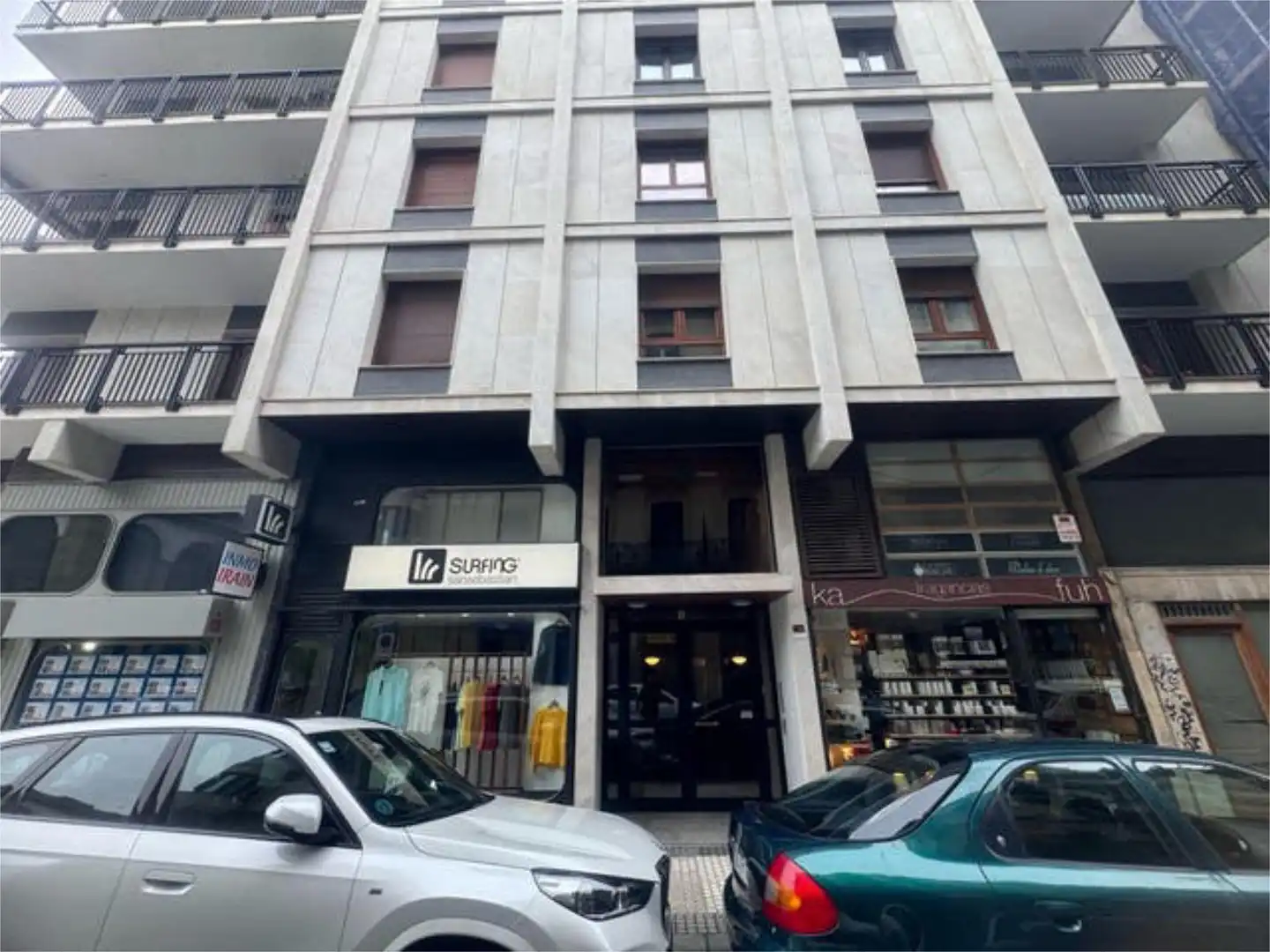 Vista exterior de Pis en venda en Donostia - San Sebastián  amb Moblat