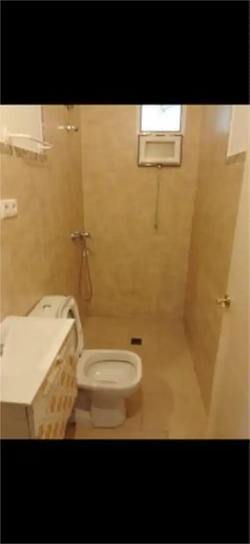 Apartamento de alquiler en Casco Antiguo Baño de Apartamento de alquiler en Cáceres con Calefacción, Terraza y Amueblado