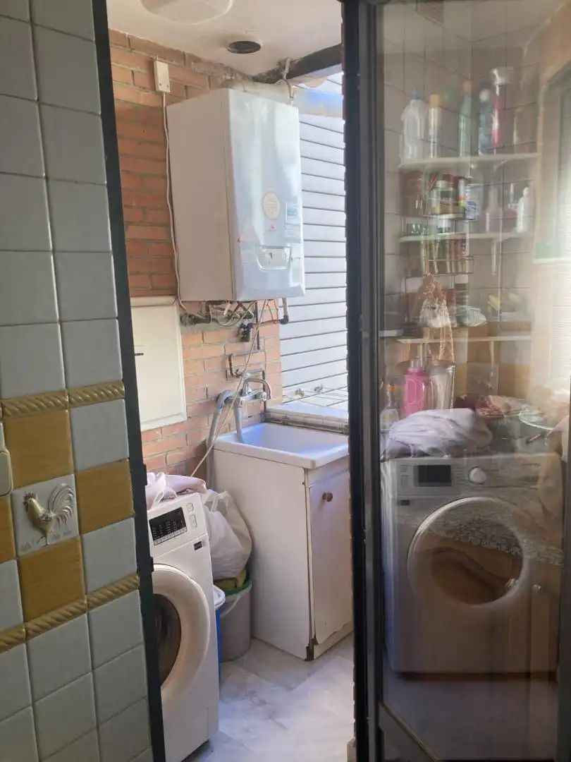 Flat for sale in Avenida Salvador Allende, 7, Barrio de Zaidín Kitchen of Flat for sale in Granada with Air Conditioner, Heating and Parquet flooring