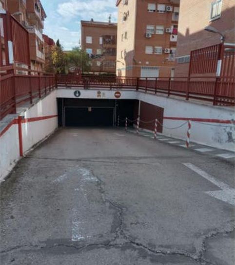 Foto 2 de Garaje de alquiler en La Estación, Azuqueca de Henares