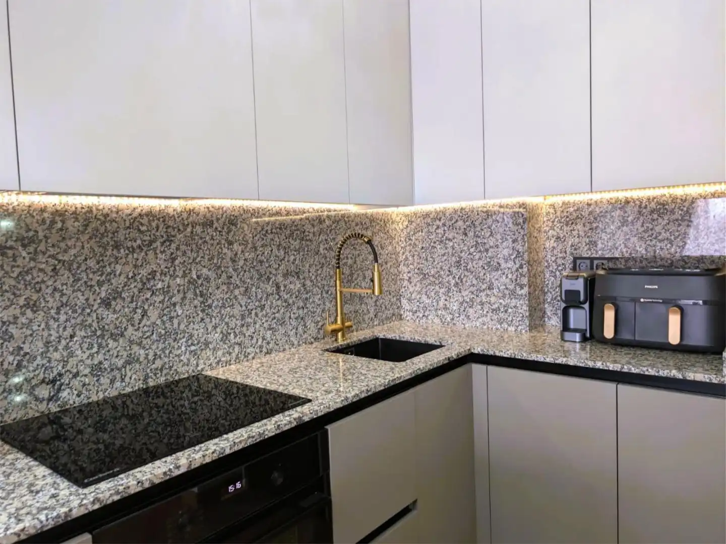 Apartament en venda a Calle Ingeniero Juan Garcia, 1a, Puerto Deportivo Cuina de Apartament en venda en Guardamar del Segura amb Aire condicionat, Terrassa i Balcó