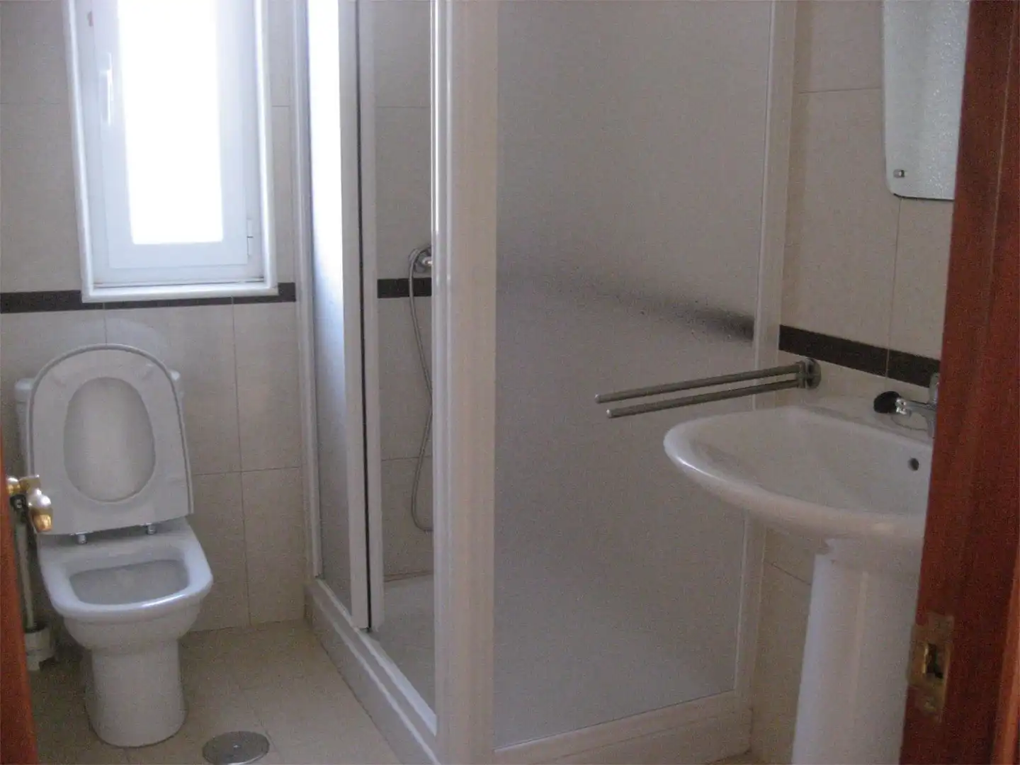 Flat for rent in Rúa Coruña, 3, Noia Bathroom of Flat for rent in Noia with Heating, Terrace and Storage room